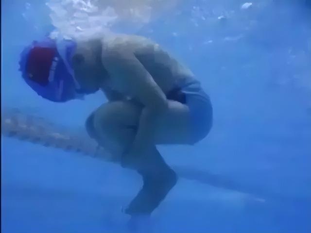 儿童游泳课一般多少钱一节课，学泳游多少钱（游泳学前准备做起来）