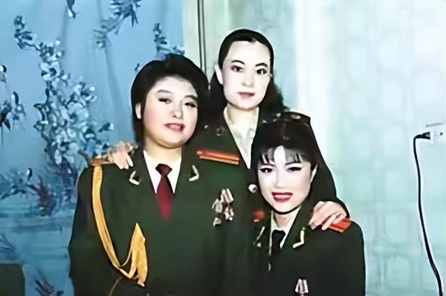 不仅名气大，军衔也高到吓人！这12个明星，个个一身正气堪称清流