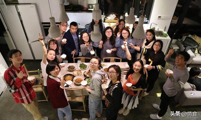 聚会时小游戏大全，聚会小游戏大全不需要道具（建议一起玩这5个酒桌游戏）