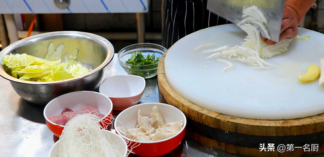 猪肉丸子汤的做法，豆腐猪肉丸子汤的做法（分享4道丸子汤）