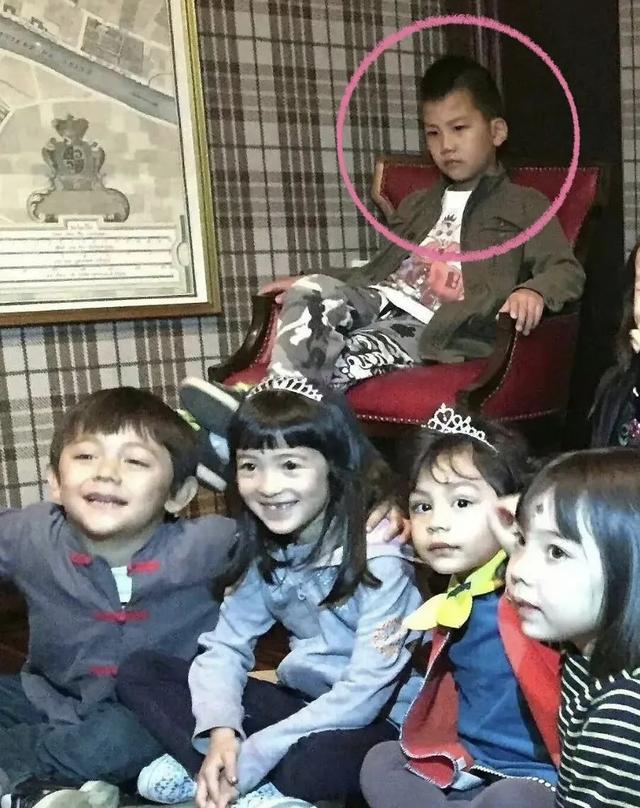 爸爸我们去哪儿，爸爸我们去哪儿简介（《爸爸去哪儿》俩男孩变化大）