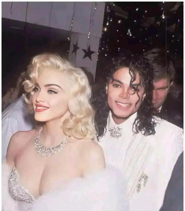 杰克逊 麦当娜，全球十大影响力歌手（麦当娜和杰克逊）