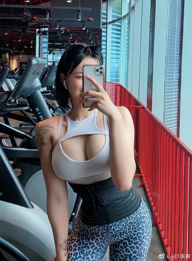 极品网红f罩杯,181cm“小唐嫣”身材火辣逆天大长腿F胸杯大围度直击心脏太吸睛了 极品网红f罩杯,181cm“小唐嫣”身材火辣逆天大长腿F胸杯大围度直击心脏太吸睛了