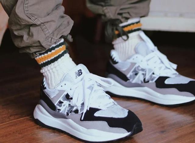 新百伦领跑和新百伦区别，新百伦领跑和新百伦区别是什么（曾经的“网红球鞋”NB新百伦）