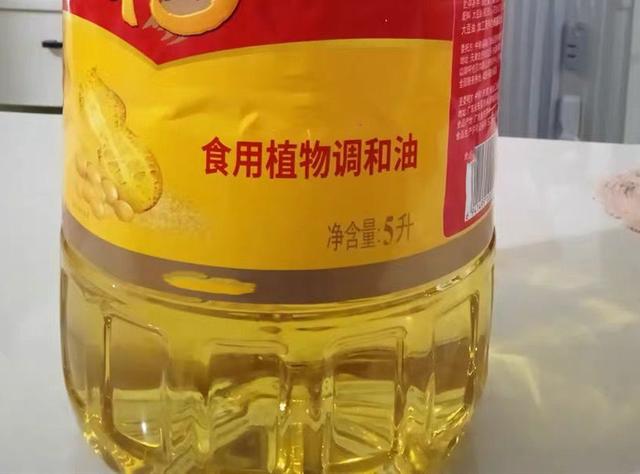 如何挑选葵花油，怎样挑选好的葵花籽油（只要油桶上有这2个字）