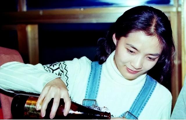 著名演员李婷，去世10年后，前夫带女儿再婚，弟弟的做法让人心寒