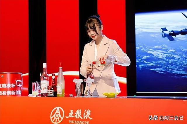 伏特加属于什么酒，伏特加鸡尾酒配方大全（而白酒却只有我们自己喝）