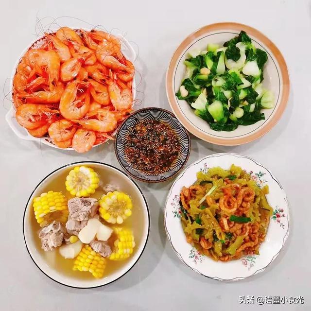 油菜炒大虾怎么做好吃，油炸大虾怎么炒好吃（我家的六天晚餐）