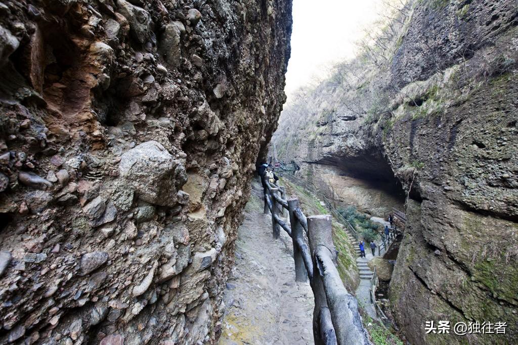 皖西大裂谷风景区，六安皖西大裂谷风情谷（罕见的山裂奇观）