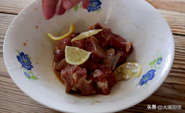 十大强碱性食物排名表，十大强碱性食物排名表 知乎（4种碱性食物要多吃）