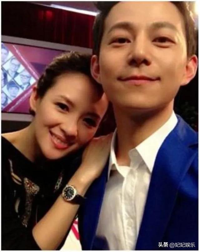 何炅老婆孩子照片，何炅47岁妻子终露面？陪伴20多年却被否认（<46岁的何炅至今未婚>）