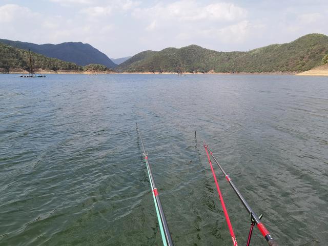 附近哪里可以钓鱼，附近哪里好钓鱼（昆明周边100公里柴石滩水库）