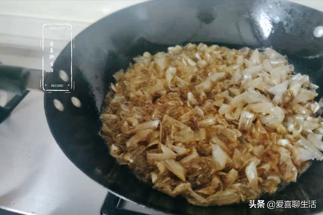 鱼鳞怎么做好吃，咸白鳞鱼怎么做好吃（水产市场遇见它别犹豫）