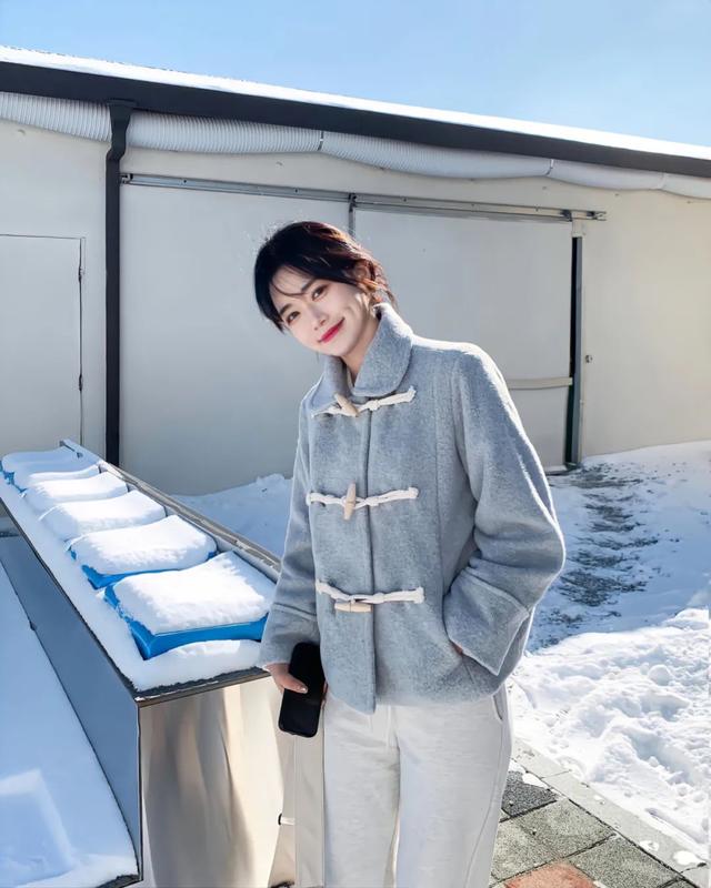 十八度穿什么衣服，18度左右衣服搭配图上海（照着这样穿，保暖又美丽）