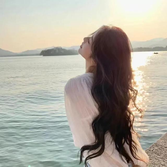 气质女头，微信头像，气质女头（女生气质微信头像）