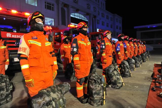 内蒙古锡林郭勒盟东乌珠穆沁旗发生3.1级地震 震源深度15千米，内蒙古锡林郭勒盟东乌珠穆沁旗发生3.1级地震（整装待发——东乌珠穆沁旗突发地震）