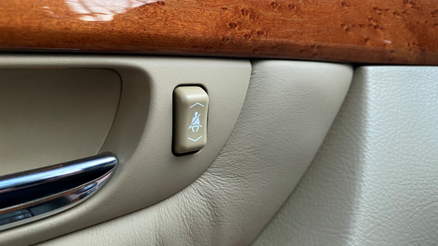 trc关闭怎么打开，雷克萨斯estrc关闭怎么打开（试驾16年车龄的雷克萨斯LS430）