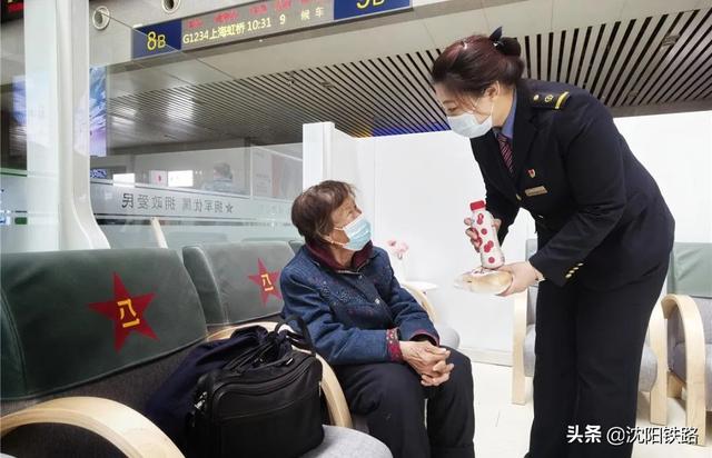 如何防止旅客烫伤，如何防止旅客烫伤发生（客运员小姐姐“救”在你身边）