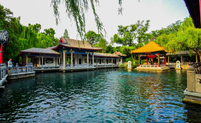 厦门景点介绍，厦门景点介绍100作文（厦门这几处山水秘境令人沉醉）