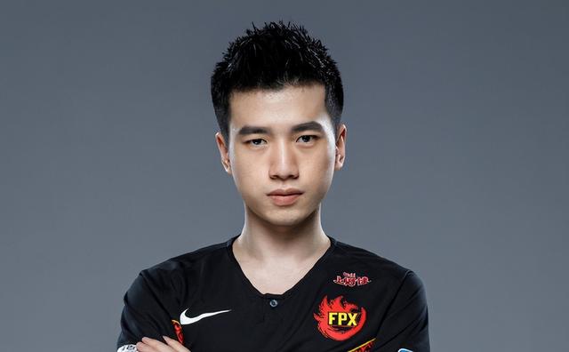 swift选手，代练最喜欢的英雄和辅助（Doinb欢乐回应）