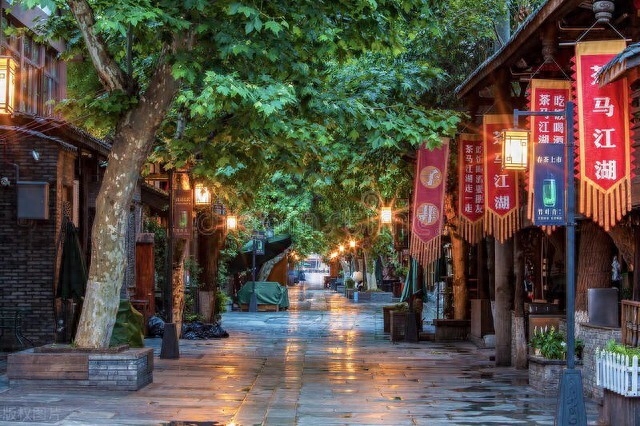 成都有哪些好玩的旅游景点（去成都耍应该去哪里游玩）