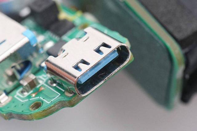 如何检测移动电源的容量，怎么测量移动电源电池容量（兼具小体积与10000mAh大容量）