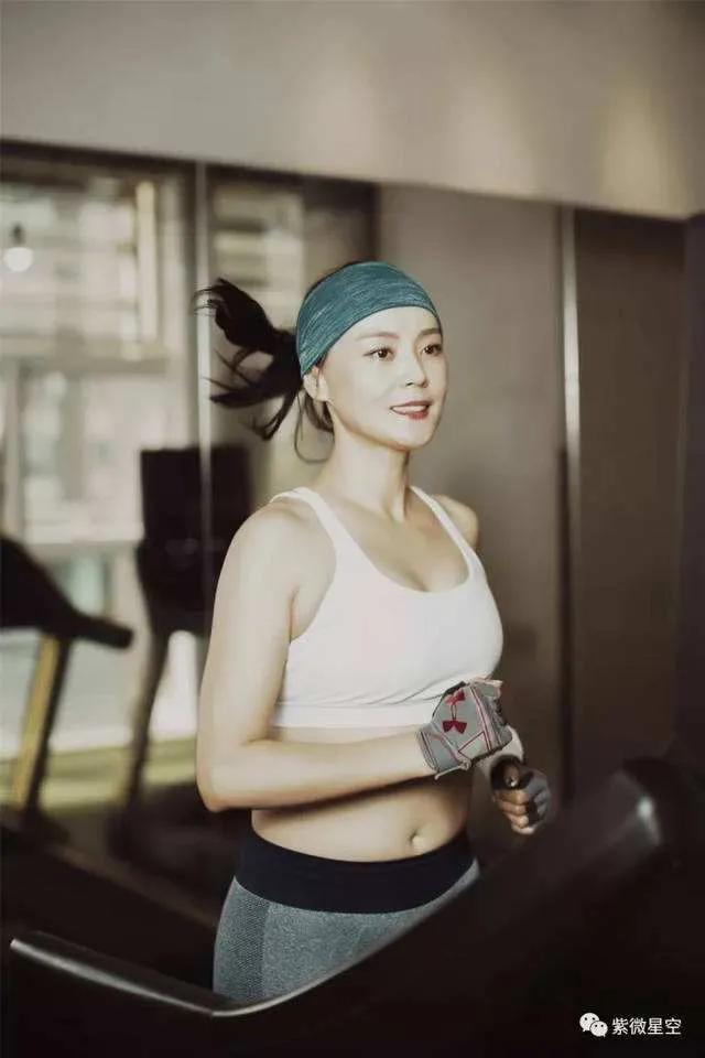 梁爱琪的个人资料，梁爱琪个人资料（御姐梁爱琪，“富婆专业户”）