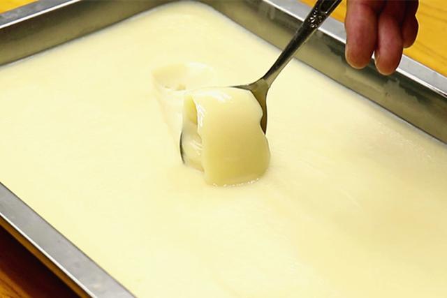 猪油有异味怎么去除，猪油有骚味怎么处理（猪油白净香浓没腥味）