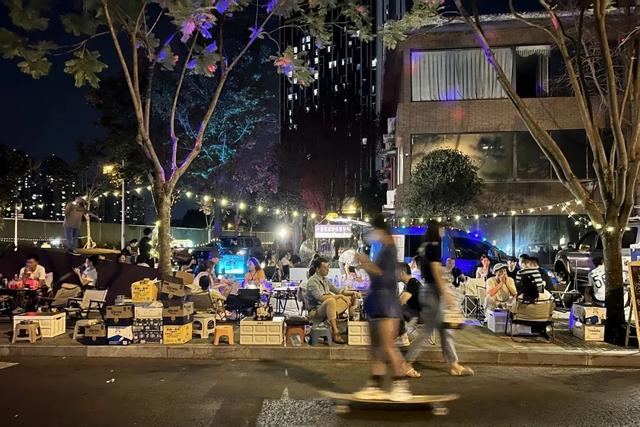 一句话霸气欢迎词，一句话欢迎词口号（三色路啊，就是不夜城）