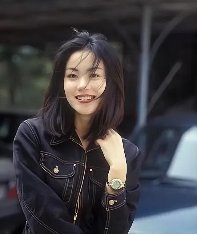 窦唯个人简历资料，从“摇滚歌王”到“流浪歌手”