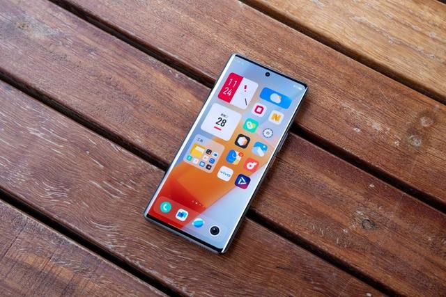 背部首，背的部首是什么（这三款手机让你瞬间“满血复活”）