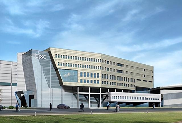 郭台铬与大陆关系，郭台铬筒历（郭台铭拿1400亿赴印建厂）