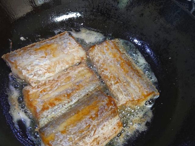 麦饭石锅怎么开锅，新麦饭石锅第一次怎么开锅视频（别再花冤枉钱买劣质锅）