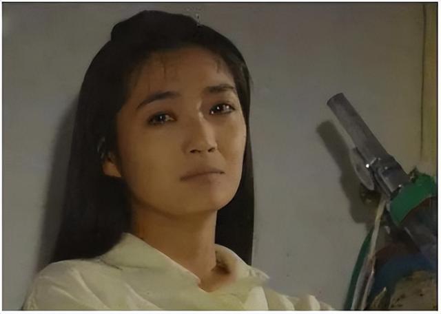 著名演员李婷，去世10年后，前夫带女儿再婚，弟弟的做法让人心寒