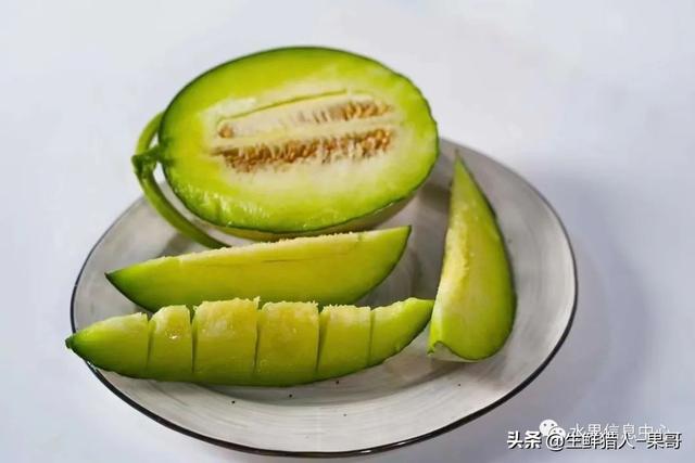 绿色的哈密瓜叫什么，绿色的哈密瓜叫什么名字（哈密瓜、蜜瓜、网纹瓜、香瓜、羊角蜜傻傻分不清）
