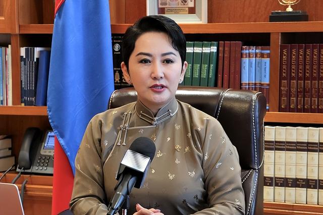 外交部回应收复蒙古，外蒙古还能收复回来吗？俄罗斯占领的几百万平方公里的土地政府有打算让其回归吗？何时才能收复中国所有被（蒙古国迈出重要一步）