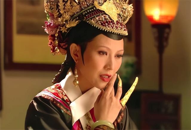 甄嬛传纯元皇后，甄嬛传里纯元皇后长什么样（纯元皇后才是真的腹黑）