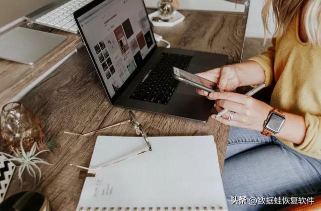 电脑桌面图标太大怎么调小，电脑桌面图标的太大怎么调小（怎么把桌面图标变小）