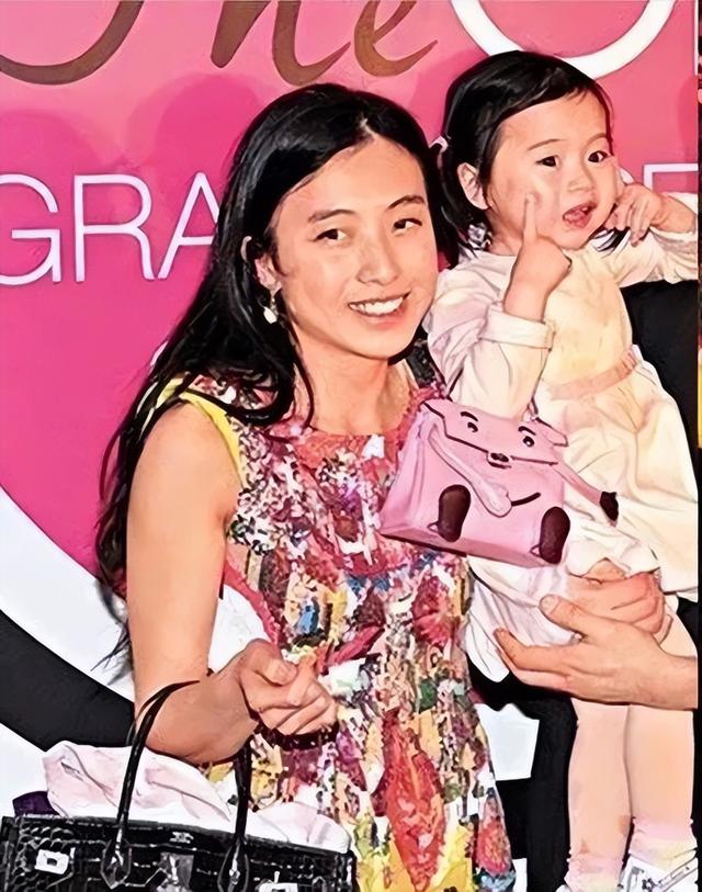 世界上最贵的包，世界最贵包包前十名（76只包拍出2520万）