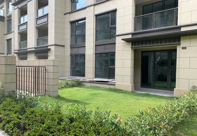 8层洋房住几层最好，8楼洋房最不建议买的楼层是哪层（花园洋房买几楼比较合适）