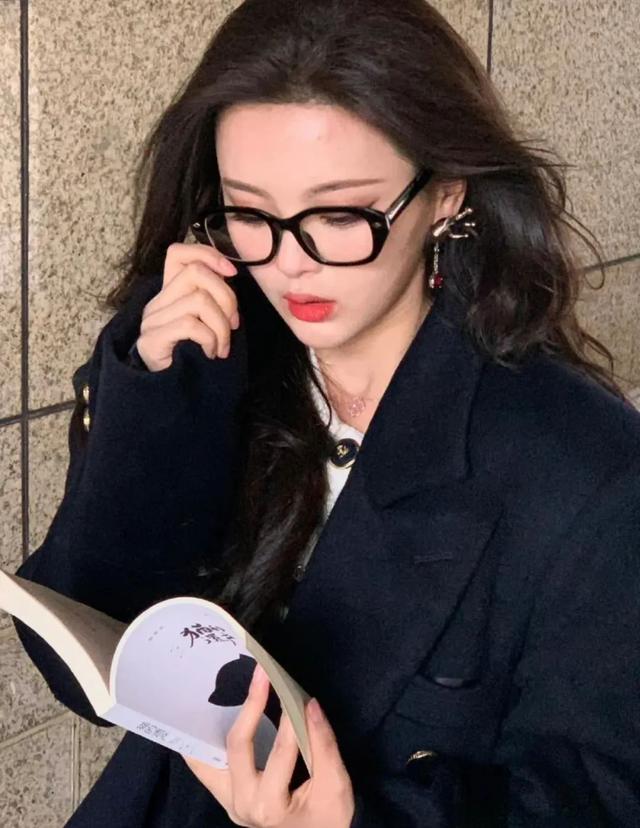 儿童发型图片 小女孩发型绑扎方法简单又可爱，儿童发型图片（几款绝美的新年公主编发）