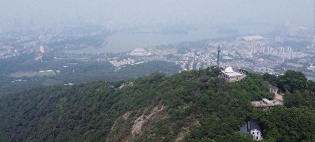 南京的最高山峰，紫金山头陀岭，站在上面可以俯瞰整个南京城