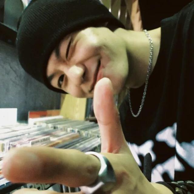 好看的男头，微信头像，好看的男头（好看帅气的个性男头像）