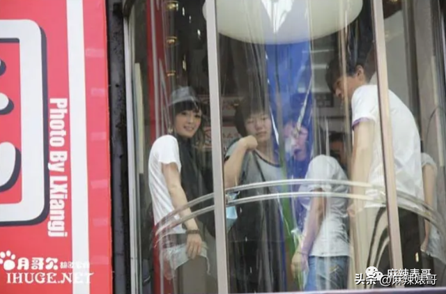 杨幂和胡歌现在关系如何，再回顾下他和薛佳凝、杨幂、江疏影的爱情故事