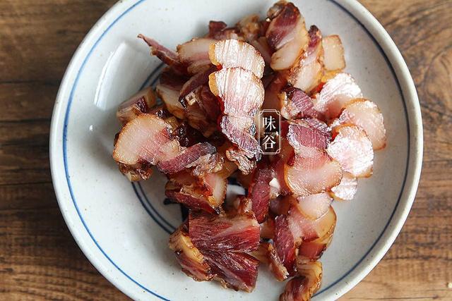 熏肉怎么做，熏肉怎么做不硬又好吃又香（80岁奶奶教我土方法）