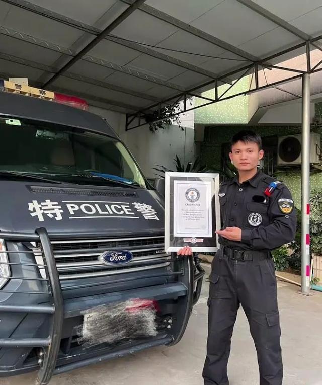 俯卧撑世界纪录，同样是吉尼斯世界纪录（单臂俯卧撑1分钟107个）