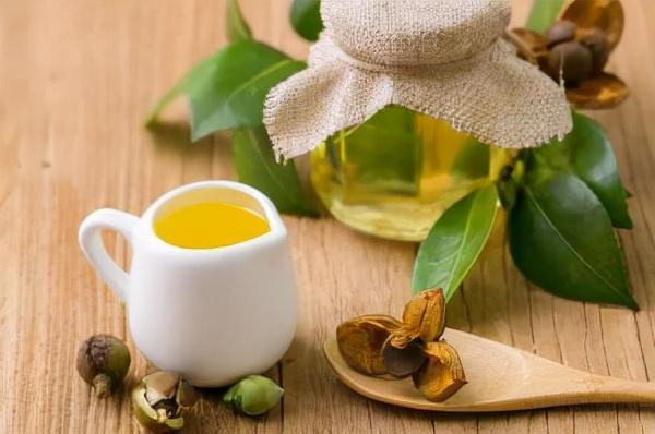 每天喝一口茶油的功效，山茶油的作用与功效及用法（一日三餐吃山茶油）