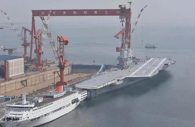 中国第二艘航母叫什么名字，中国第2艘航母叫什么（中国第三艘航母“福建舰”下水）