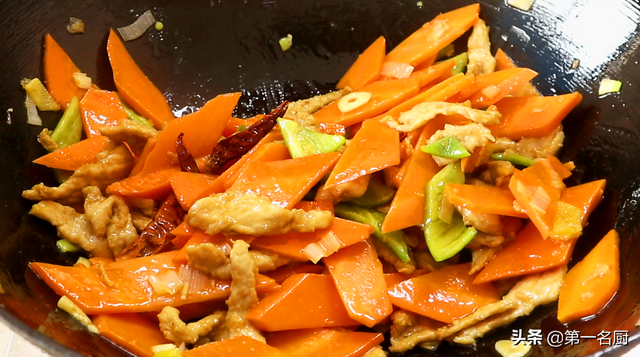 家常小炒五花肉的做法，小炒五花肉的家常做法（软嫩如豆腐）