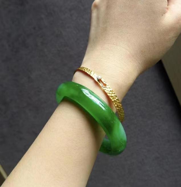 金和银一起戴不吉利，金手镯可以和银手镯一起戴吗（这4种手镯不能叠戴）